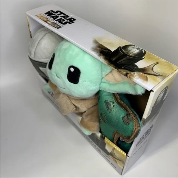 Boundless Star Wars Mandalonian Pet Toy Box Set Studded Knit Dog Shirt Red NWT - Picture 2 of 8